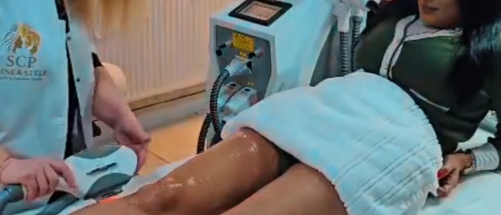 Ședință de epilare definitivă cu IPL la picior, la SCP Shine & Style