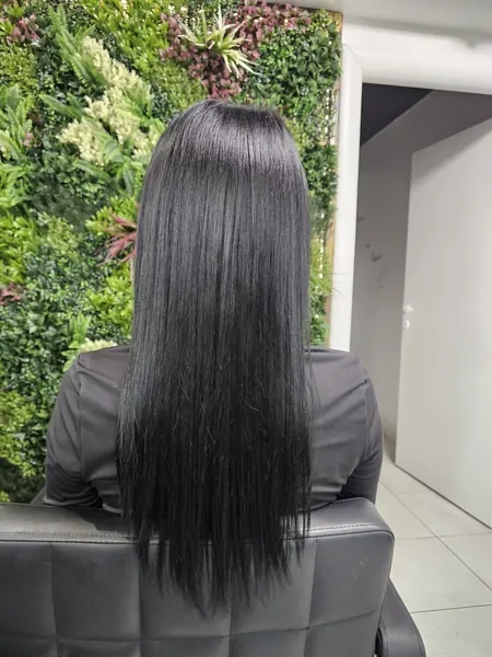 Lucrare de coafor realizată la SCP Shine & Style, Sector 3 București